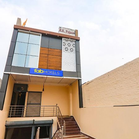 Fabhotel Rk Palace Ayodhya Esterno foto