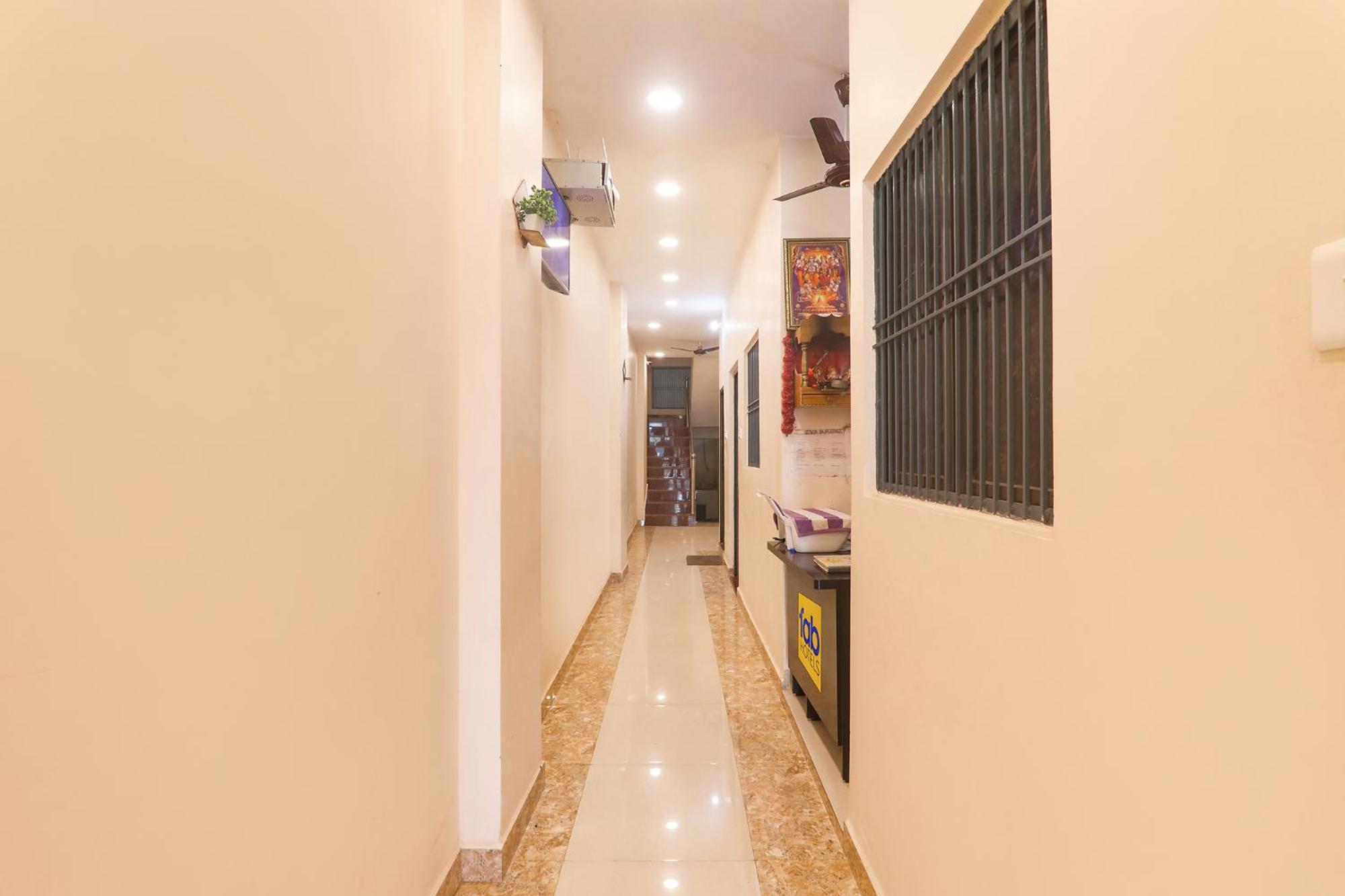 Fabhotel Rk Palace Ayodhya Esterno foto