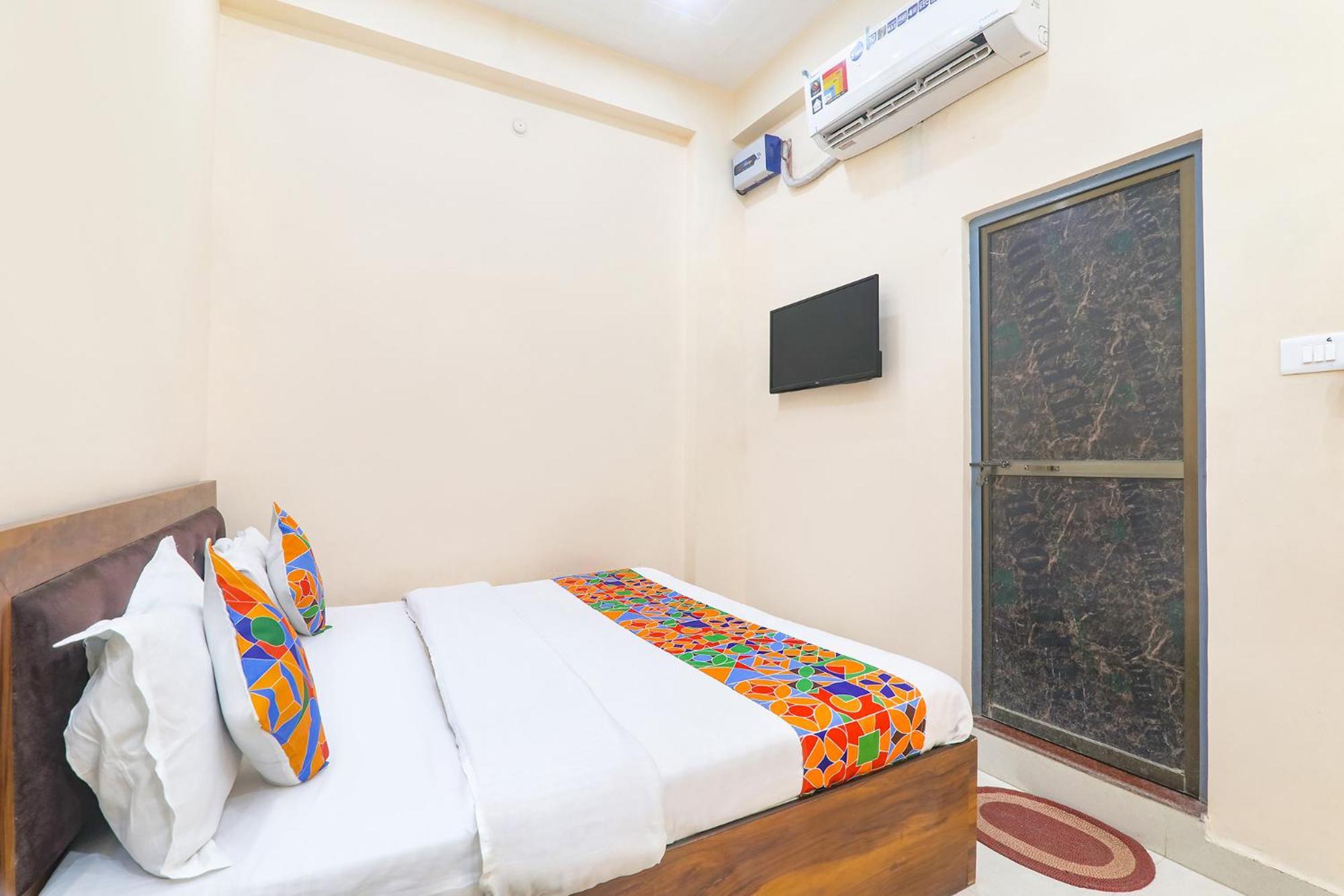 Fabhotel Rk Palace Ayodhya Esterno foto