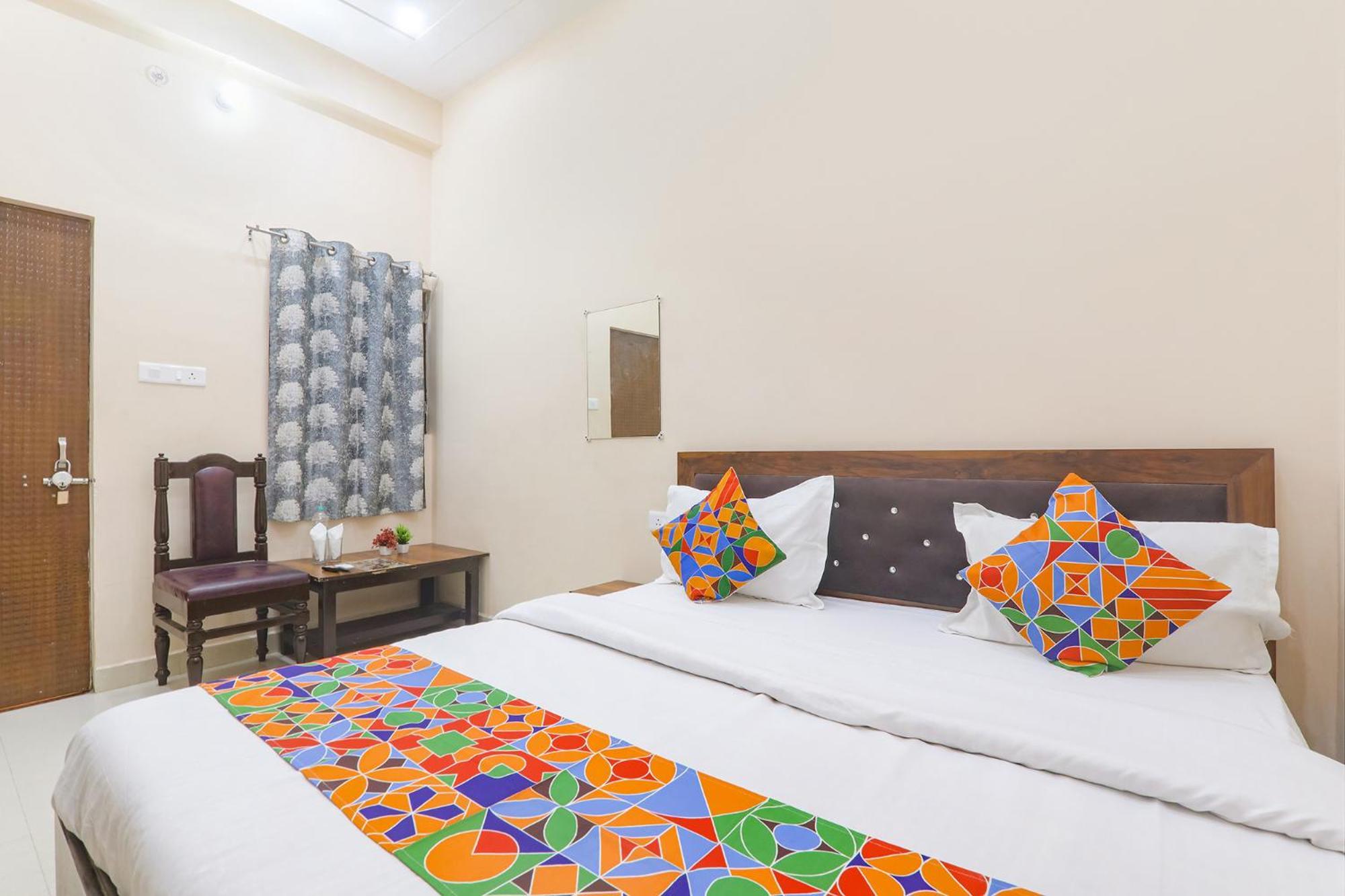 Fabhotel Rk Palace Ayodhya Esterno foto