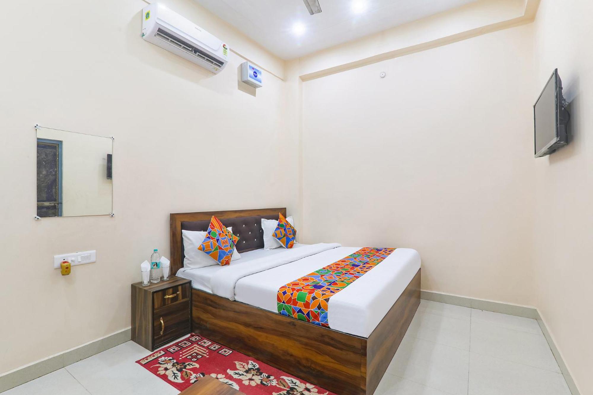 Fabhotel Rk Palace Ayodhya Esterno foto