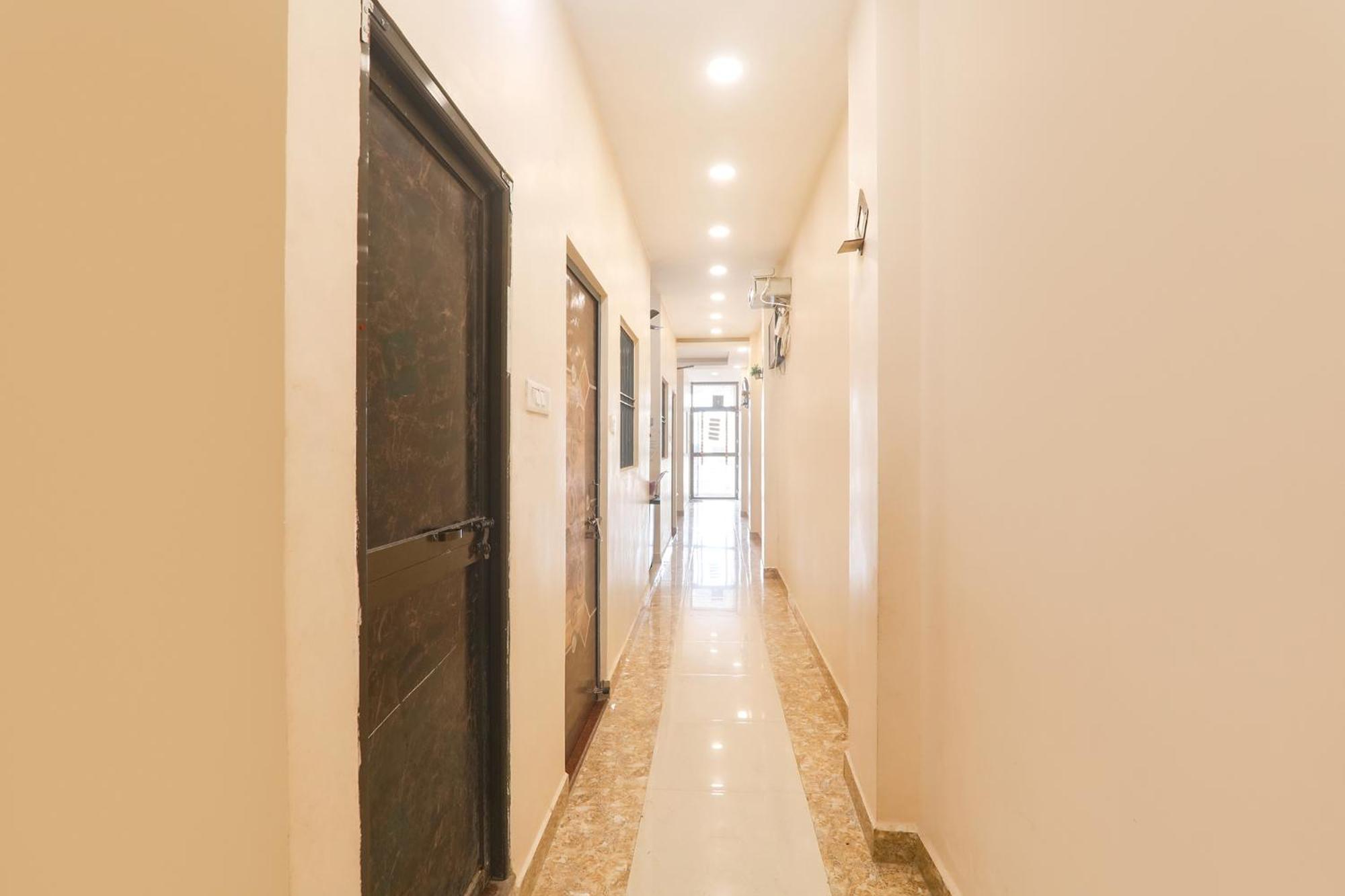 Fabhotel Rk Palace Ayodhya Esterno foto